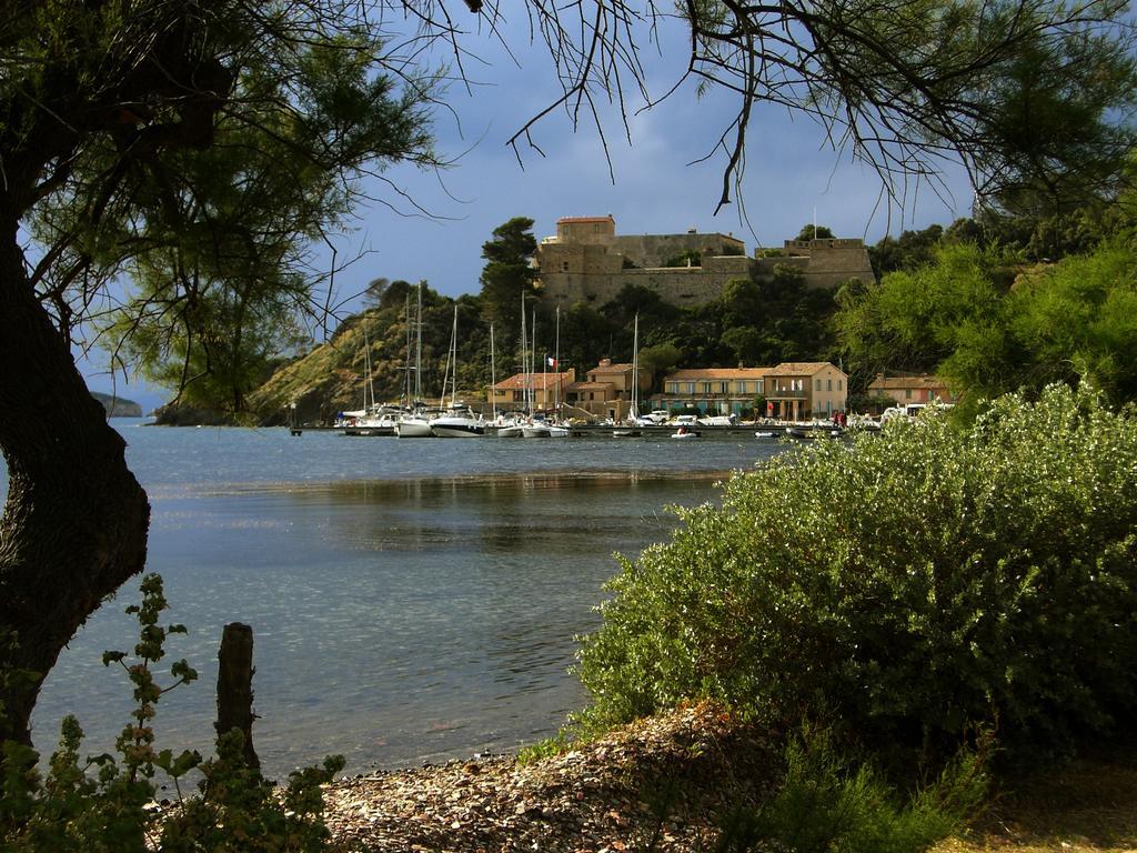 Hotel ibis Golfe de Saint-Tropez Cogolin Exterior foto