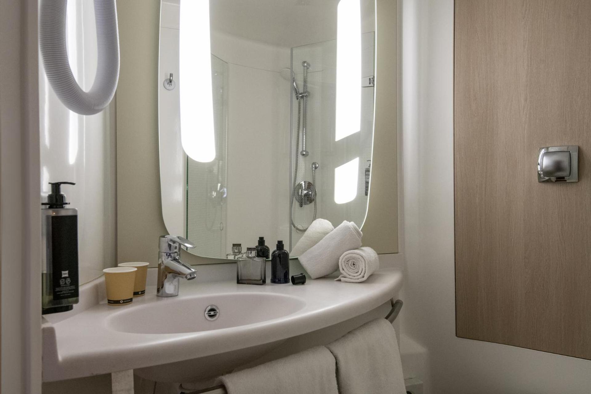 Hotel ibis Golfe de Saint-Tropez Cogolin Exterior foto