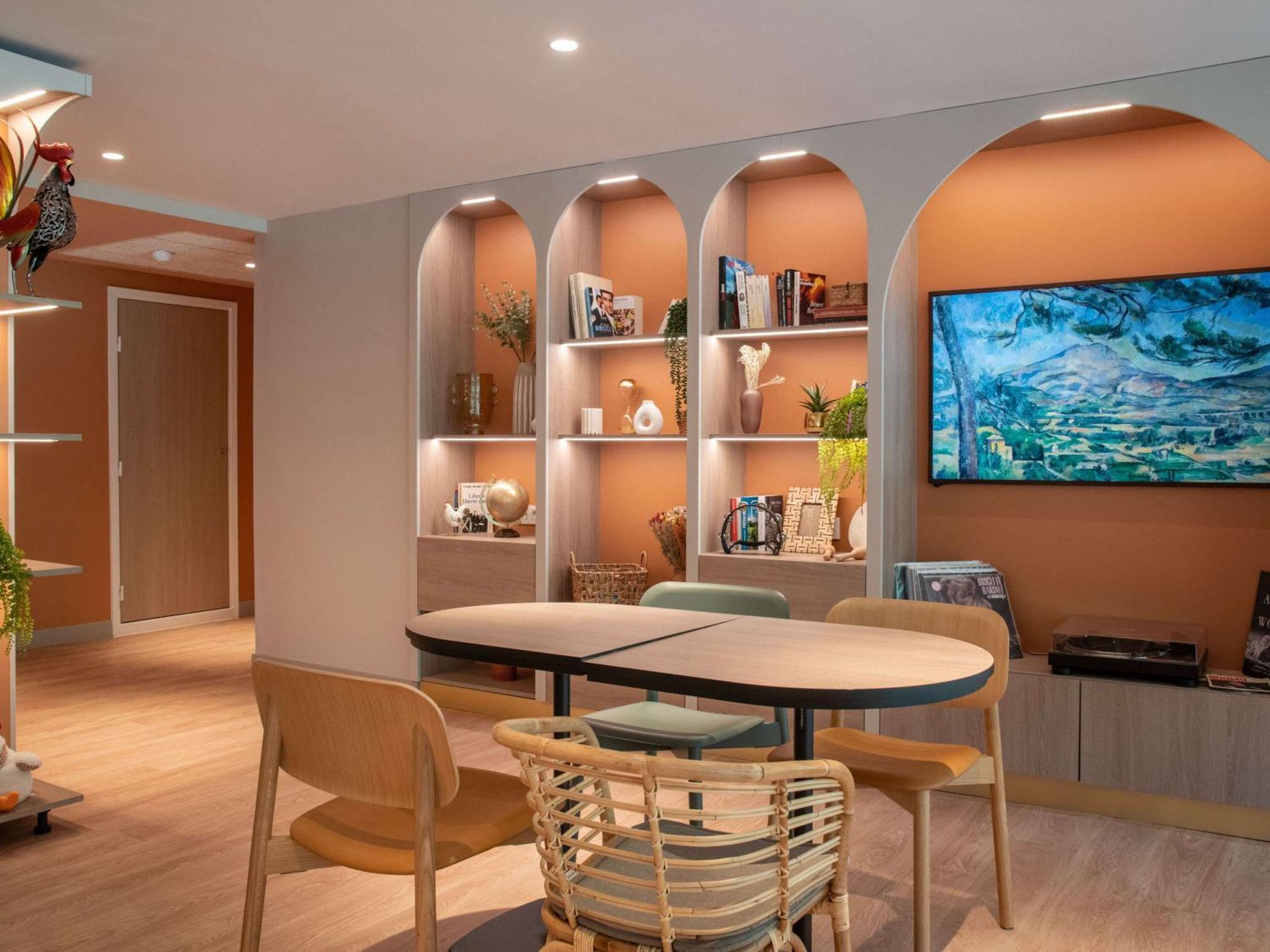 Hotel ibis Golfe de Saint-Tropez Cogolin Exterior foto